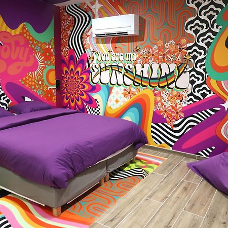Capsule Groovy-Jacuzzi-Sauna-Billard-Netflix- Nintendo Switch & Jeux มงส์ ภายนอก รูปภาพ