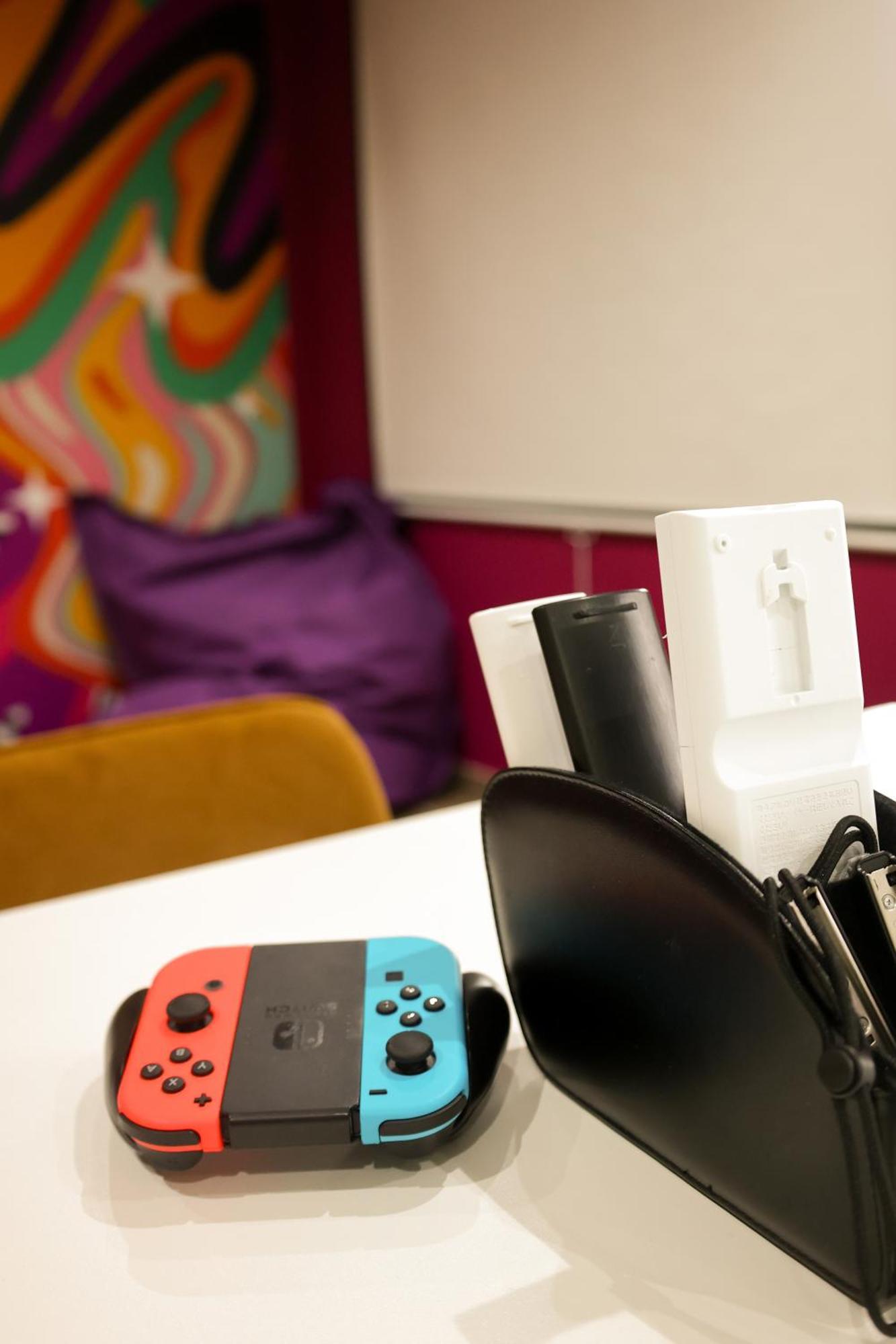 Capsule Groovy-Jacuzzi-Sauna-Billard-Netflix- Nintendo Switch & Jeux มงส์ ภายนอก รูปภาพ