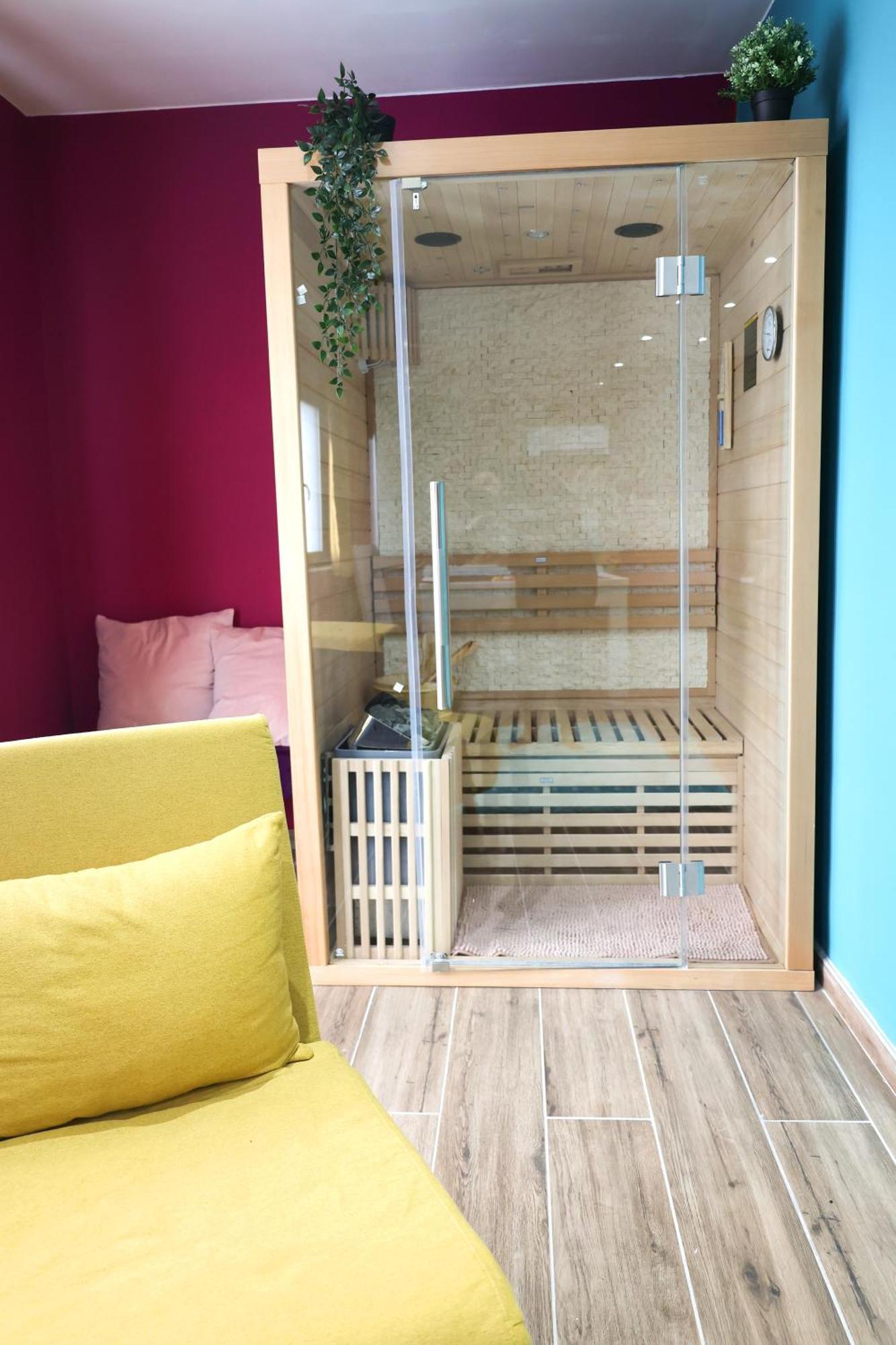 Capsule Groovy-Jacuzzi-Sauna-Billard-Netflix- Nintendo Switch & Jeux มงส์ ภายนอก รูปภาพ
