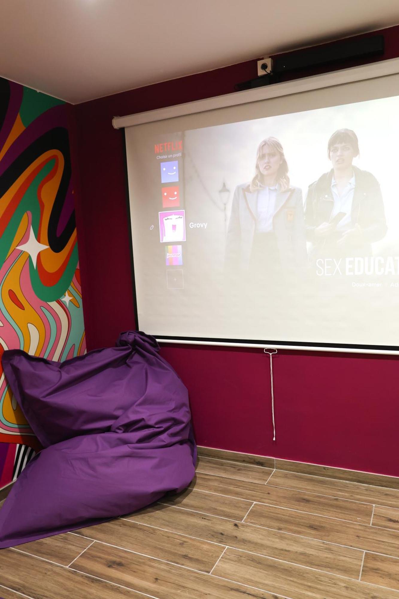 Capsule Groovy-Jacuzzi-Sauna-Billard-Netflix- Nintendo Switch & Jeux มงส์ ภายนอก รูปภาพ